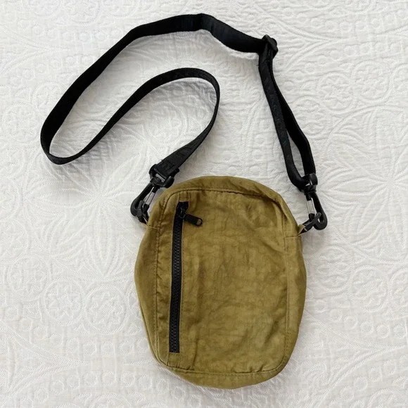 BAGGU Sport Crossbody Bag, Seaweed - Picture 2 of 9